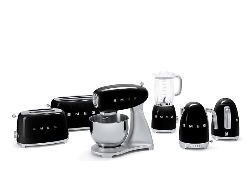 Kuchnia w stylu vintage: kolorowy sprzęt agd