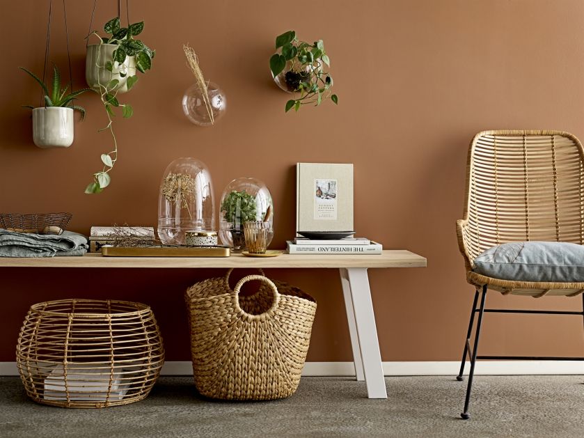 Pomysłowe dekoracje ścienne, które ozdobią wnętrza salonu, holu i