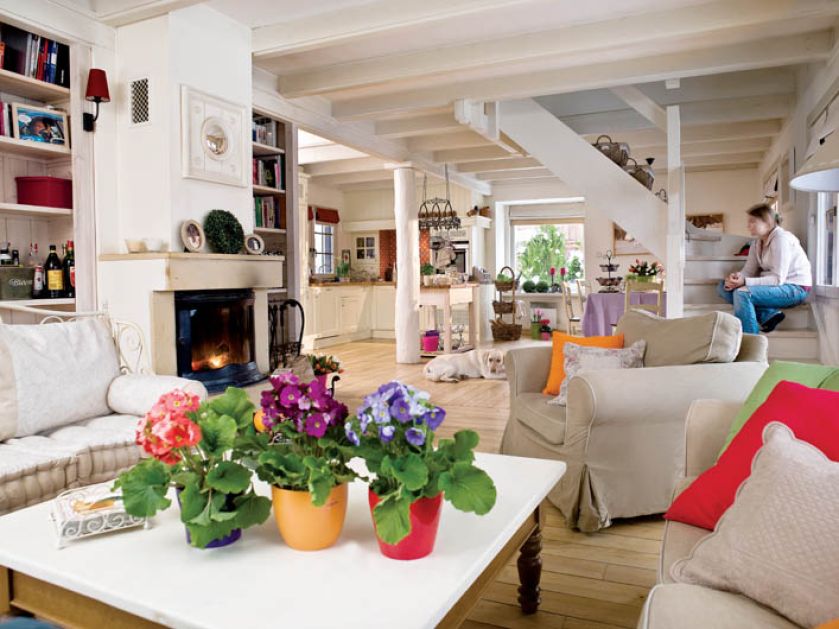 Kominek wymyślił Bolek. Dworek wystrojony na Wielkanoc