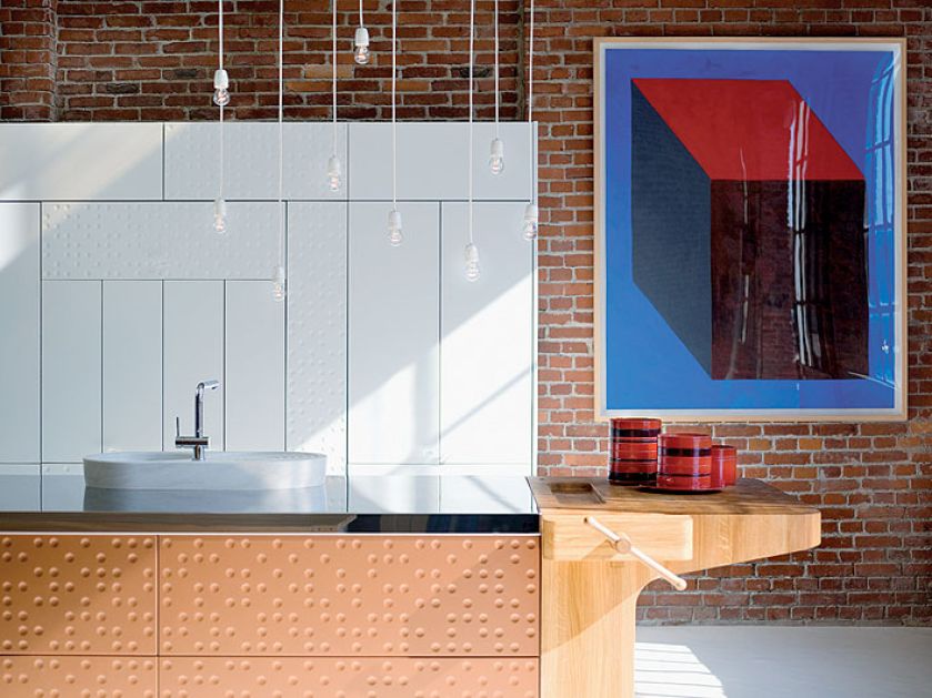 Nowoczesna kuchnia z asymetrycznymi szafkami, Mesa. Schiffini