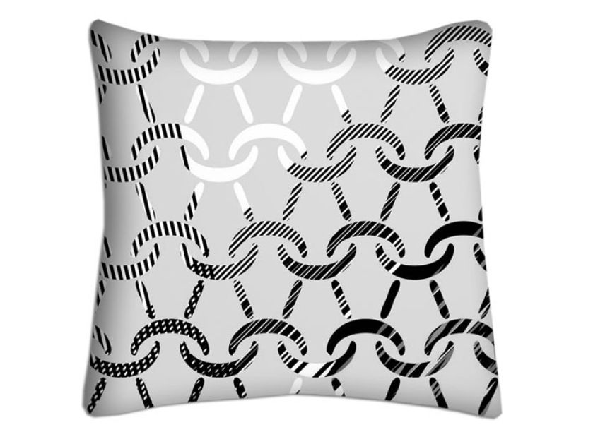 Poduszka z tkaniny Hand-made. Projekt otrzymał wyróżnienie od firmy Rosenthal Polska podczas targów Arena Design