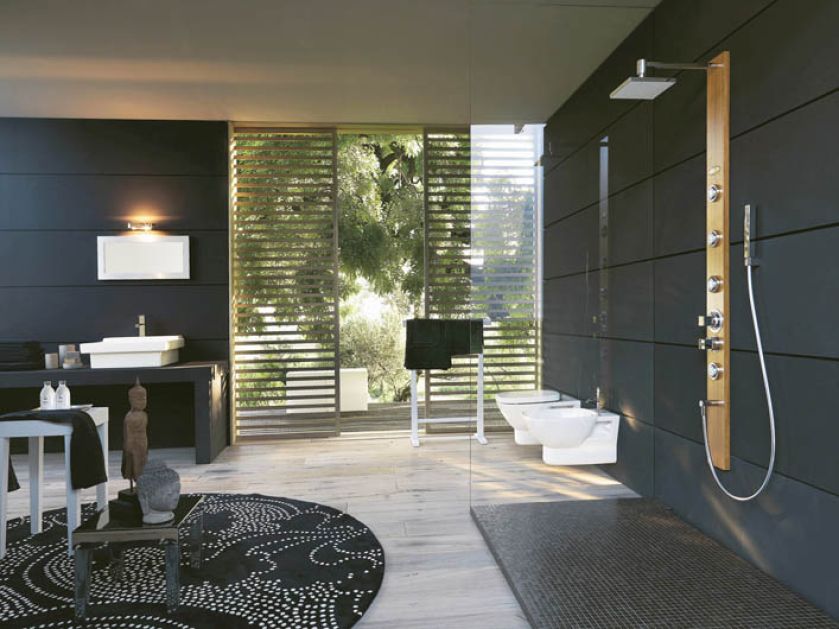 W orientalnym spa - prysznic z hydromasażem. JACUZZI