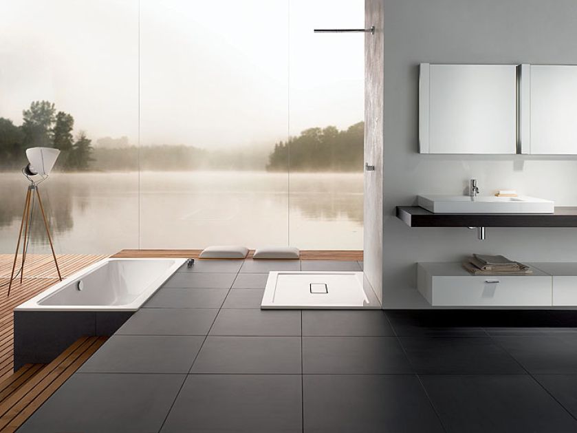 Wanna (od 4300 zł), brodzik i umywalka z serii One marki Bette, stal emaliowana uszlachetniona tytanem. AQUA DESIGN