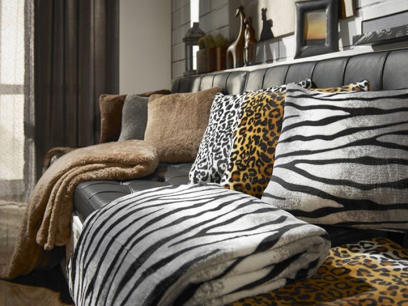 Brązowe i drewniane akcenty we wnętrzach przywołują na myśl uczucie komfortu i relaksu, ale są też symbolem stabilności i