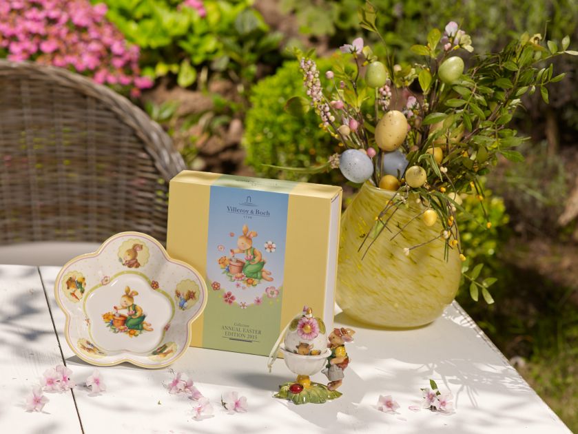 Jak udekorować stół na wielkanocne śniadanie? Radośnie, kolorowo, wiosennie. Oto najpiękniejsze dekoracje na