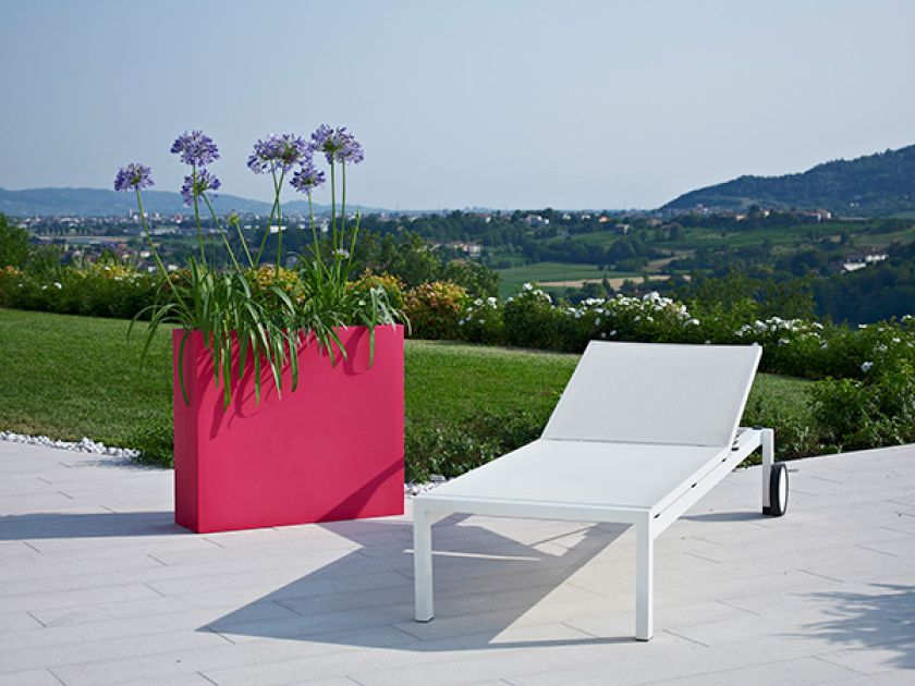 Donice ozdobą ogrodu i tarasu