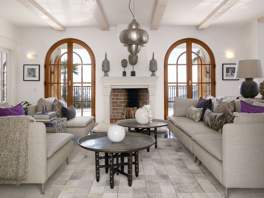 Elegancka mieszanka klasyki, etno, IKEA i mebli zrobionych na zamówienie, a także antyków.