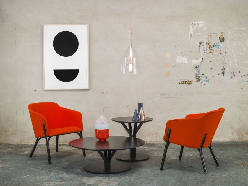 Fotele klubowe z kolekcji Spilt, meble gięte TON.