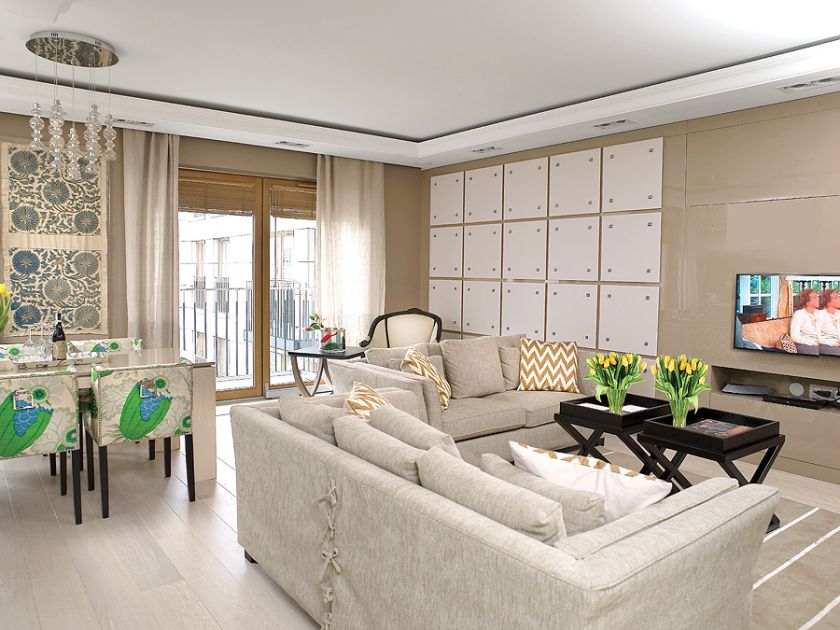 Kiedyś Maria Boccuni urządzała domy na bogato, dziś jest bardziej oszczędna. Została jej za to słabość do tkanin. Tym