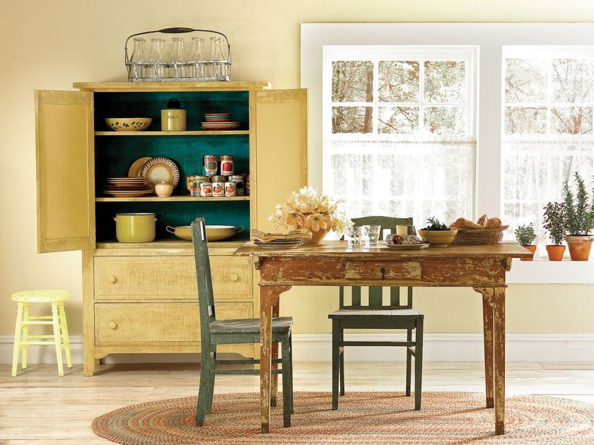 ADVANCE, szafa pomalowana farbą Waterborne Interior Alkyd Primer 790, kolor Sparkling Sun 2020-30, BENJAMIN MOORE