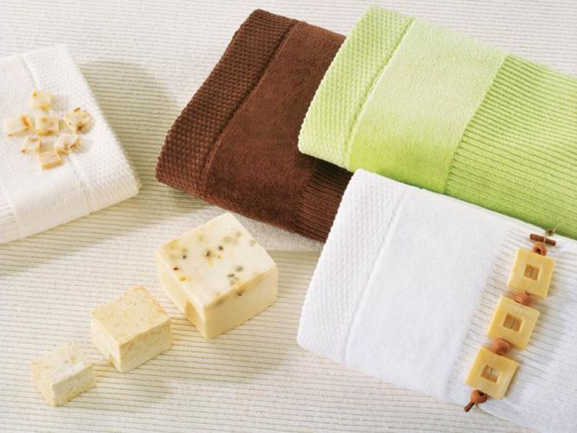 Kosztują 36 zł (50 x 90 cm) albo 86 zł (70 x 140 cm). GRENO