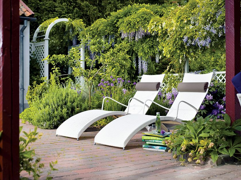 Leżaki Helena (do wyboru różne kolory) kosztują 2989 zł za sztukę, Decolor Home Garden