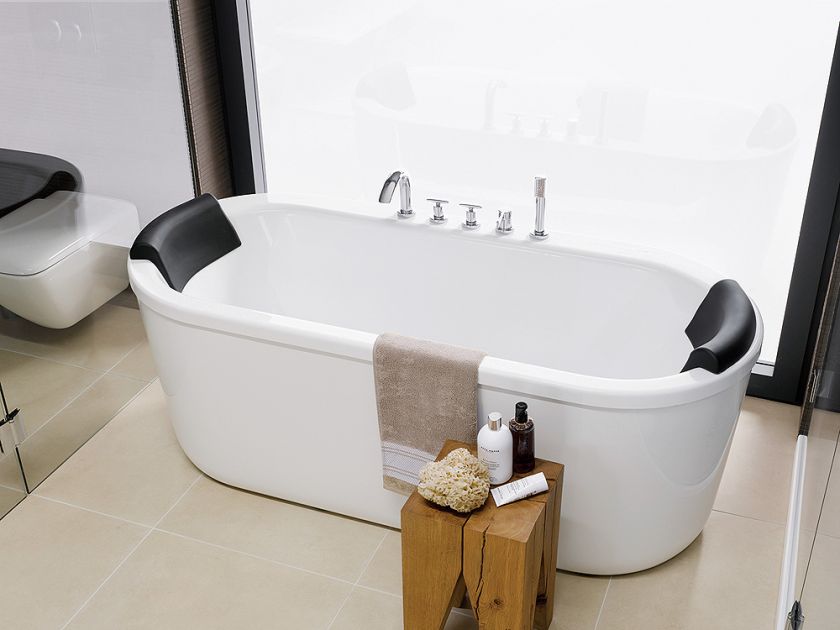 Marka Laufen proponuje minimalistyczne baterie Curve Prime za 8070 zł netto, roca