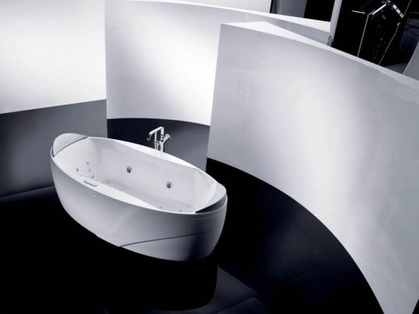 Minimalistyczna i z hydromasażem. NOVELLINI