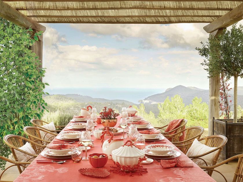 Uczta na świeżym powietrzu: zobacz aranżacje stołów