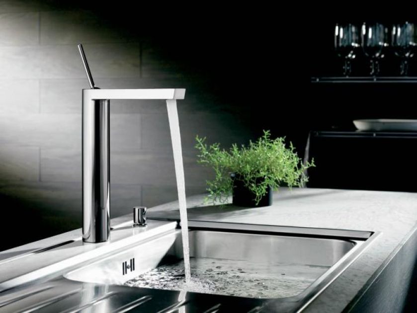 Obrotowa armatura Hansastela kosztuje 1299 zł netto. Hansa