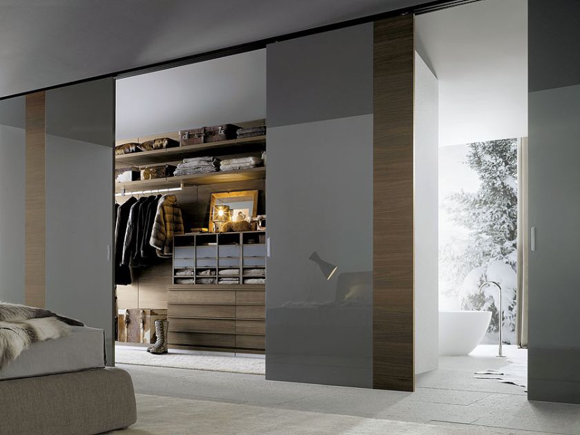 Przypomina przestronną szafę Poliform, STUDIO FORMA 96