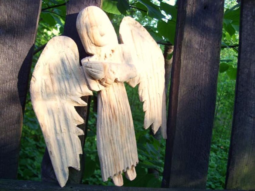 Ręcznie wykonane w drewnie lipowym. Iwona Dudek kontakt: iwonadudek5@wp.pl