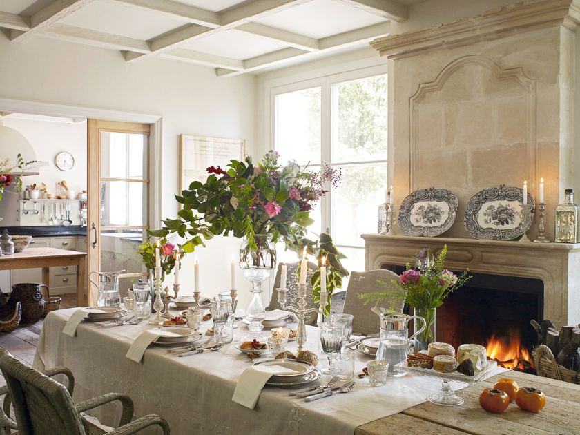 Stół nie tylko na Wigilię - aranżacje