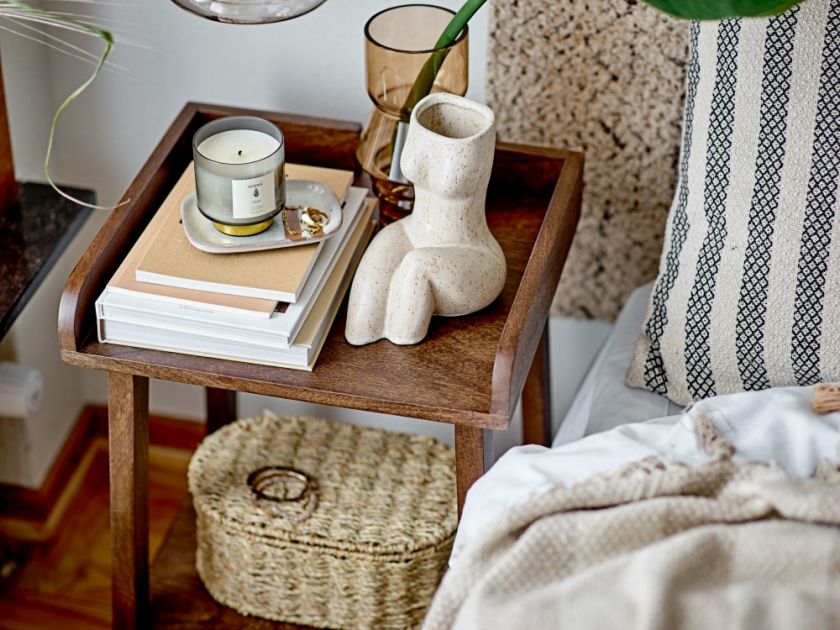 drewniana szafka nocna