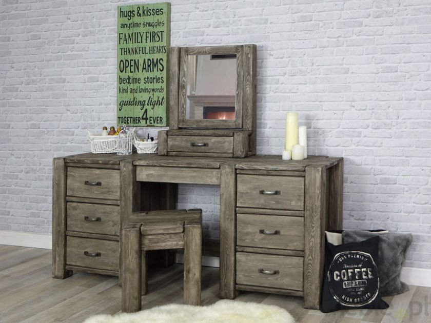 Wielofunkcyjna drewniana toaletka w stylu country. Seart Furniture.