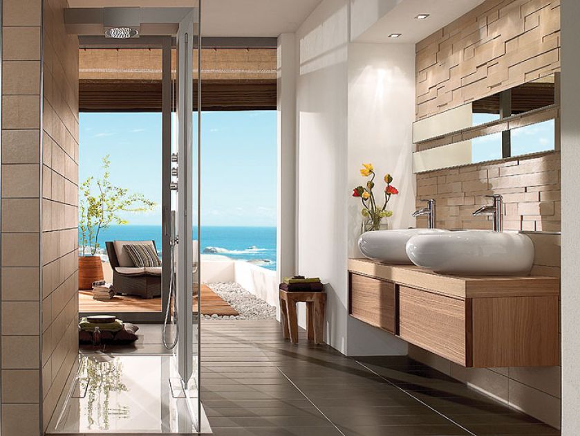 Z kolekcją Pure Stone (umywalka 2900 zł, szafka 10 350 zł) i Squaro (kabina prysznicowa, bateria