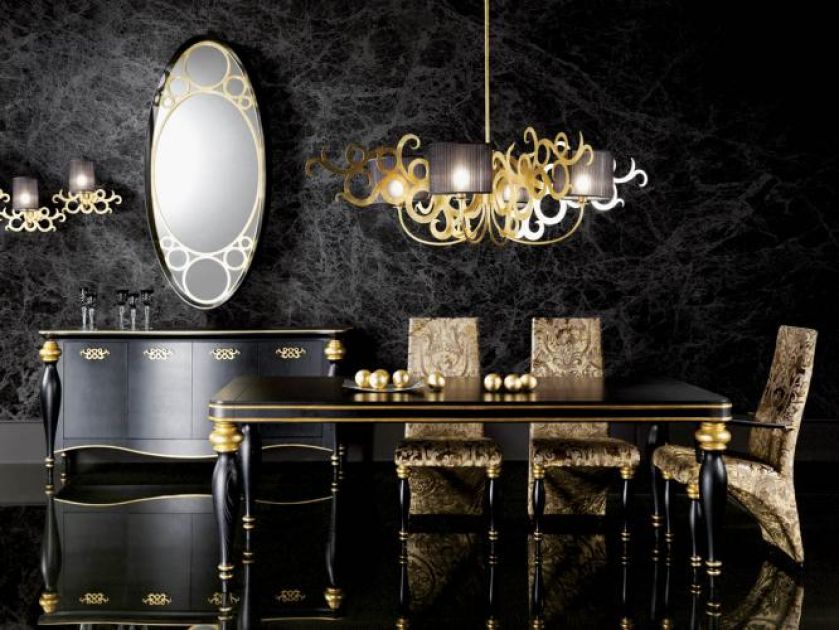Za stół Venus zapłacimy 12 800 zł. Krzesło kosztuje 2400 zł,a żyrandol - 14 400 zł. HEBAN
