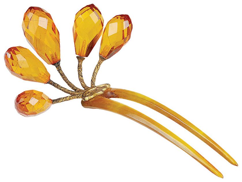 Bursztyn, szylkret, metal złocony, XIX w., zbiory MHMG.