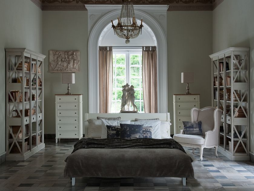Trochę Prowansji, odrobina Anglii. Sypialnia w stylu eklektycznym. Aranżacja: Fabryka Wnętrz.