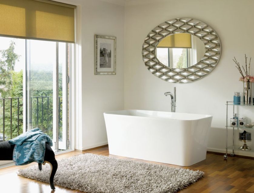 Głęboka wanna z kolekcji Edge. VICTORIA ALBERT BATHS