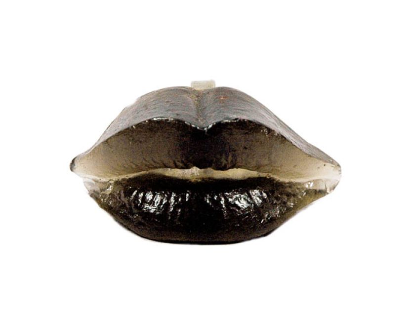 Alina Szapocznikow, Pierścionek w formie ust , cs 4100 zł, REMPEX
