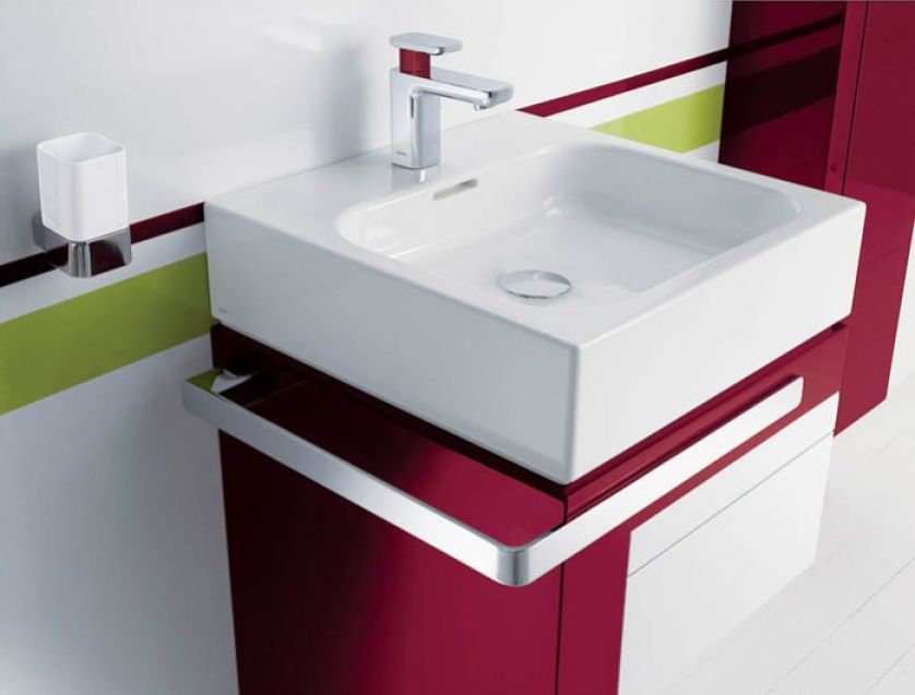 Armatura i umywalka z kolekcji Esprit zaprojektowane przez firmę Esprit Home. KLUDI