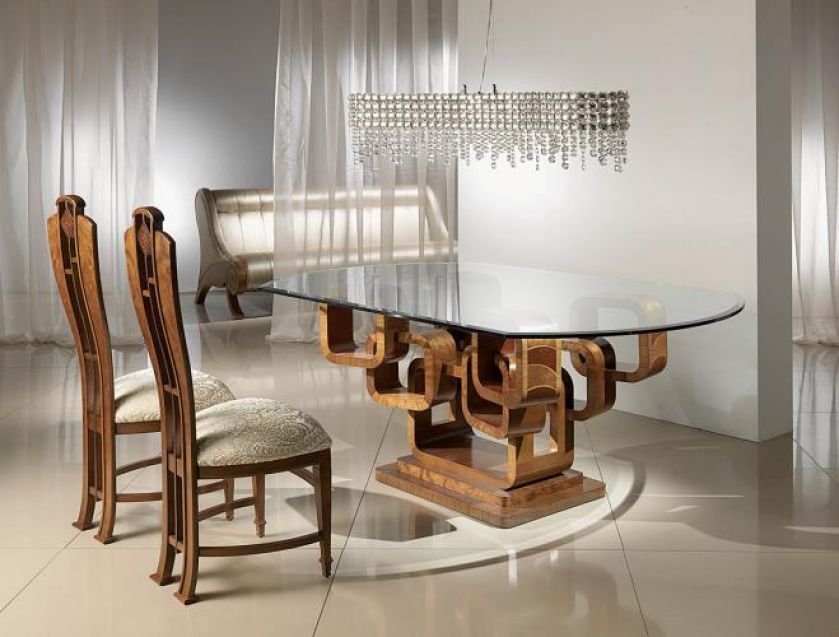 Meble Atelier od firmy Carpanelli. Stół Glamour Ring z geometryczną podstawą z drewna czereśni, zebrano