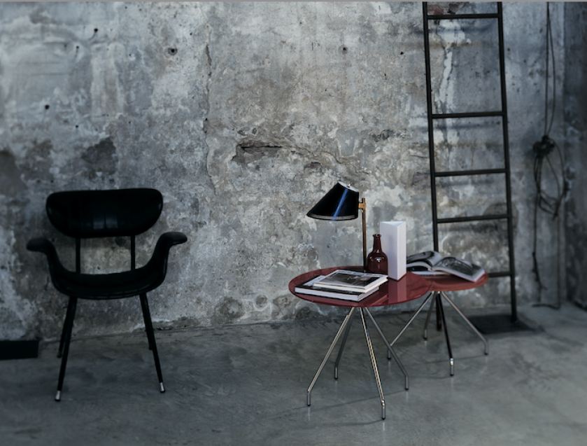 Są bardzo nowoczesne, ale pasują także do klasycznych wnętrz. O czym mowa? O meblach ze szkła.