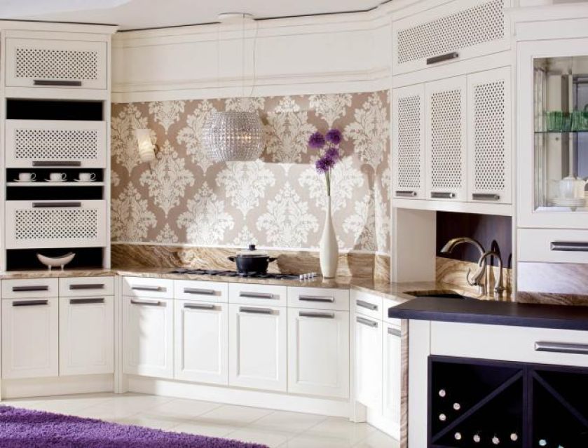 Jersey to coś dla miłośników stylu country - zwróćmy uwagę na ażurowe szafki. MEBEL RUST