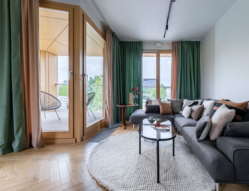 nowoczesny wystrój okna balkonowego