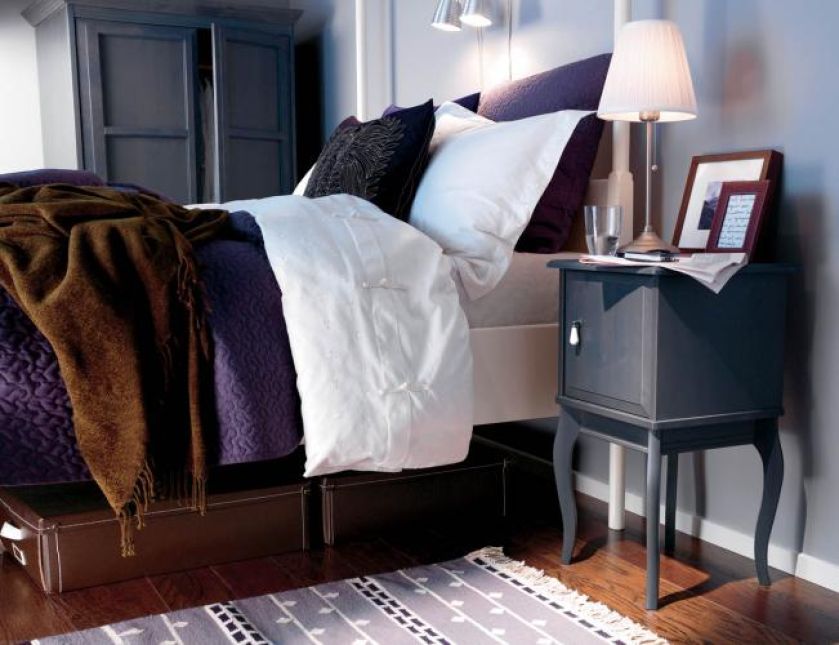 Wraca moda na puchowe piernaty, poduchy, pledy, kapy, falbany, koronki...