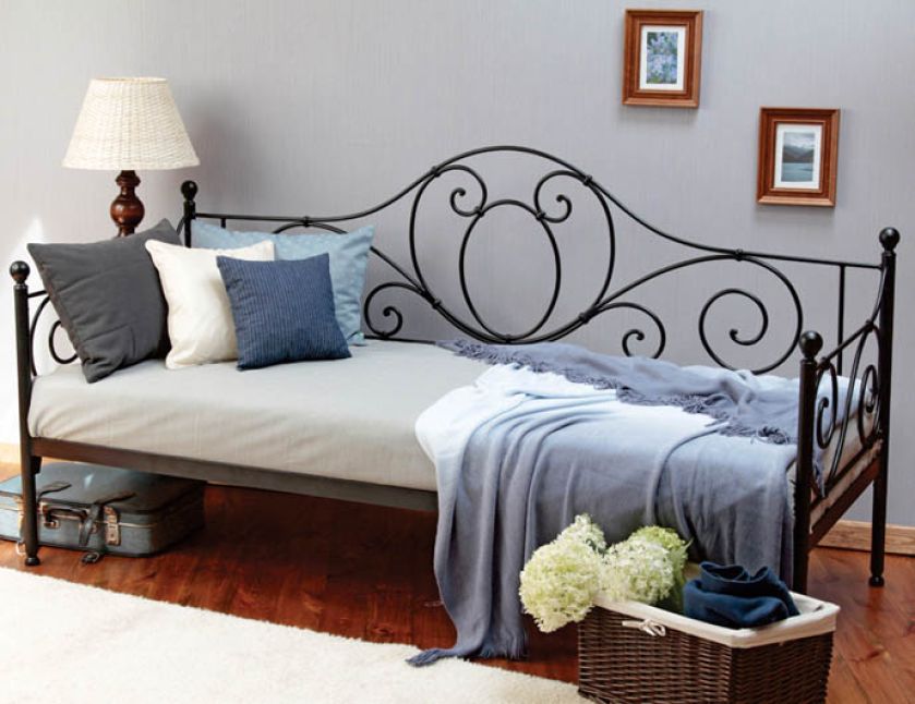 Sofa Agnese. ART BED. Kanapa nie stoi sama