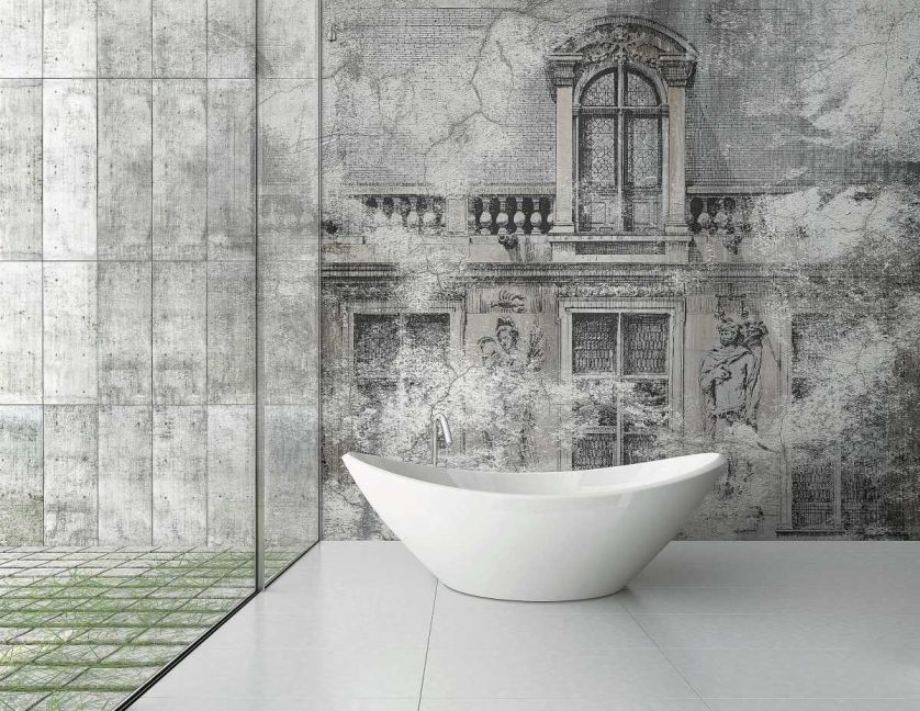 Wanna na tle tapety firmy Instabilelab, kolekcja Ludwik XVII