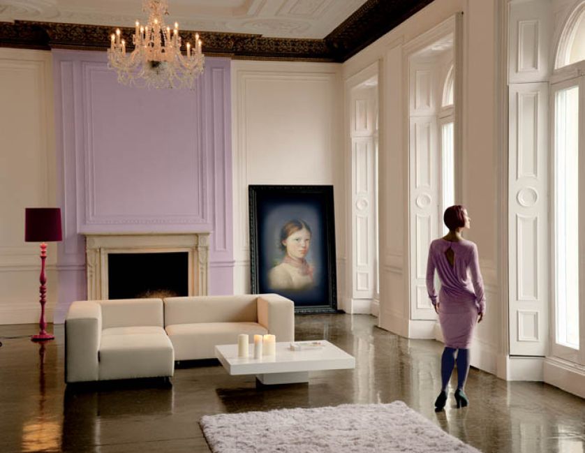 Intrygujące zestawienie bladego fioletu i złamanej bieli. DULUX