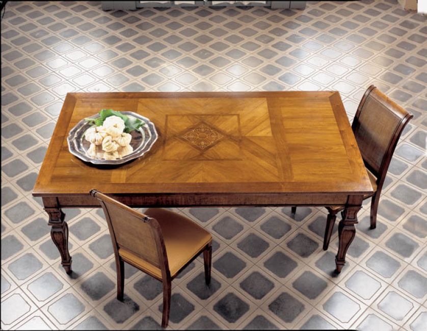 Tradycyjnie z intarsjami. STUDIO ITALIA