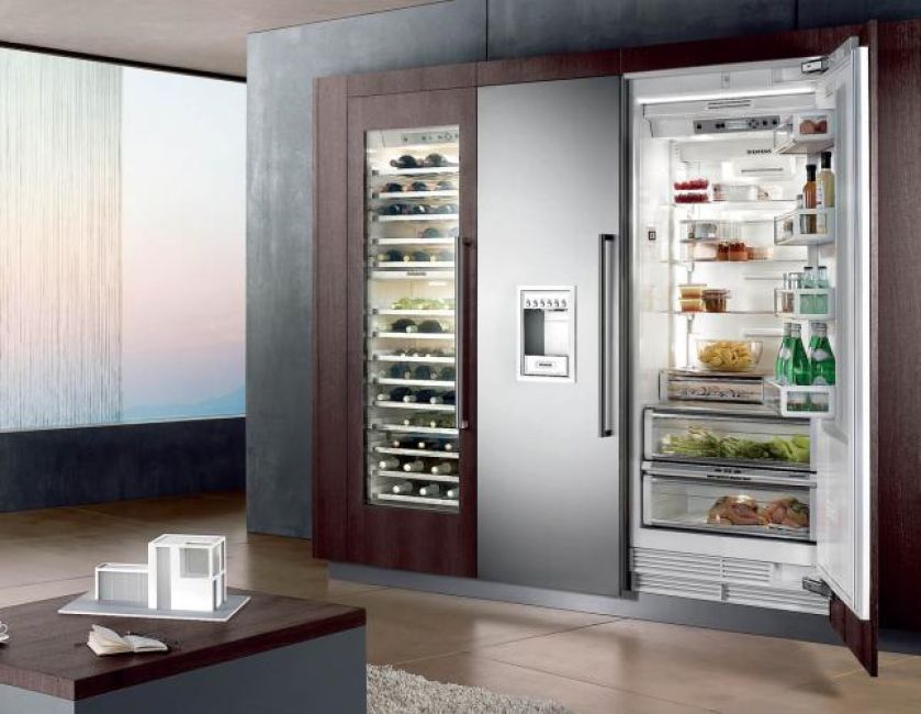 Zestaw Cool Modul. Chłodziarka kosztuje 21 099 zł, zamrażarka – 21 099 zł, chłodziarka do wina – 20 299 zł. SIEMENS