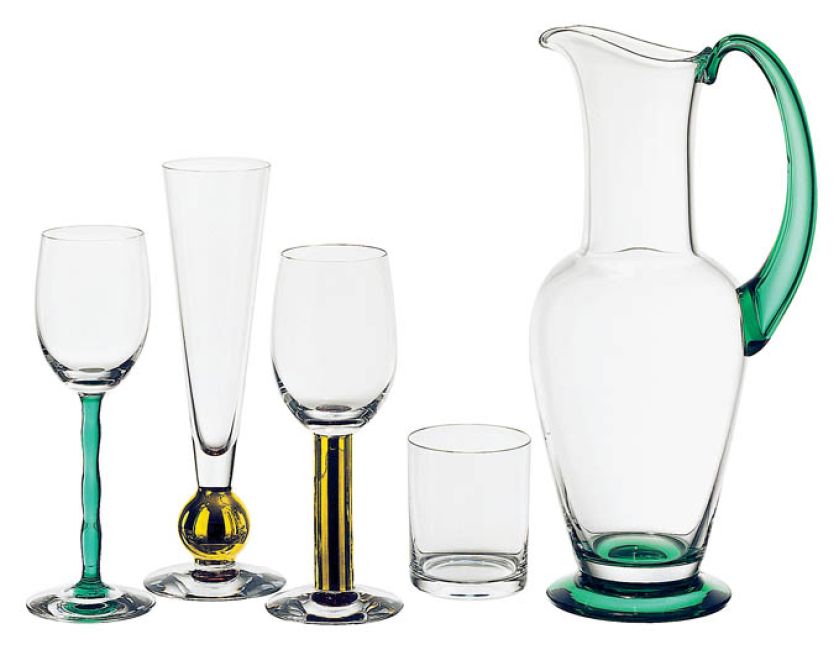 Zastawę zaprojektował bardzo popularny w Szwecji Gunnar Cyren. I szkła, i sztućce nazwano krótko – NOBEL.