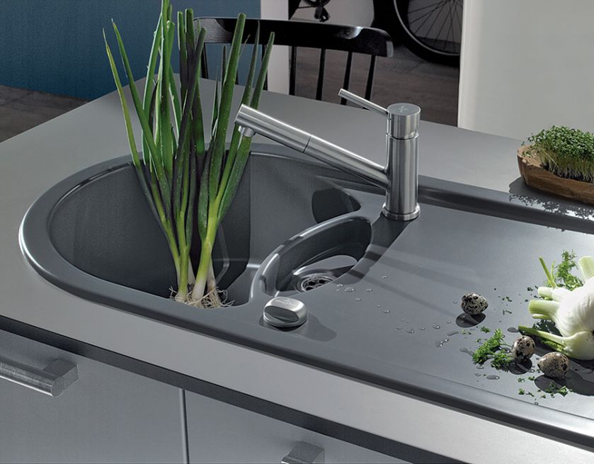 Zlewozmywak LagorPure za 4727 zł i bateria Como Shower – 1885 zł. VILLEROY BOCH