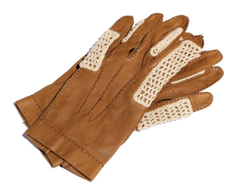 W takich rękawiczkach najlepiej prowadzi się kabriolet ze skórzaną kierownicą.