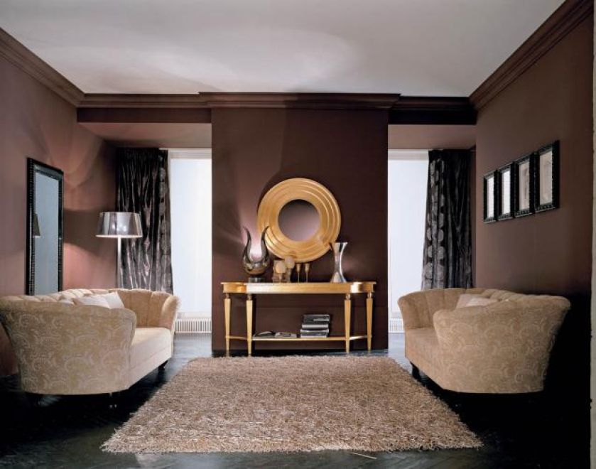 Konsola Heritage może być wykończona na złoto lub srebrno. Zapłacimy za nią 9900 zł. SELVA