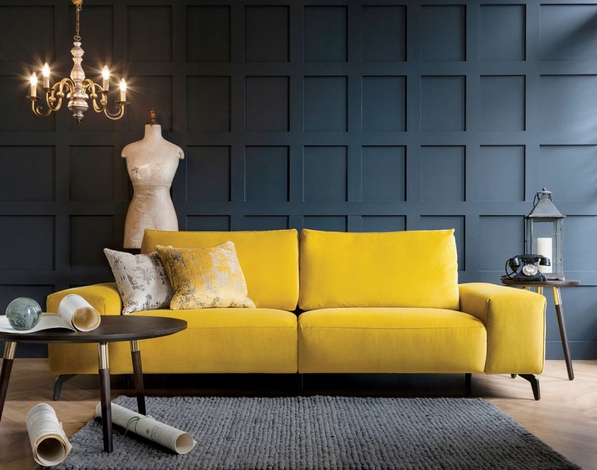 żółta sofa dwuosobowa