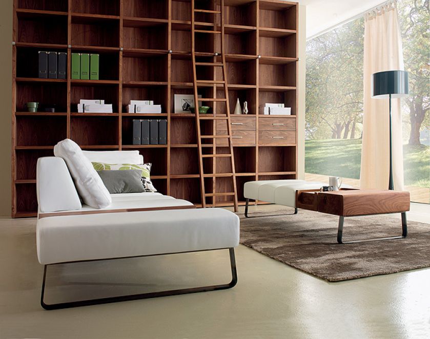 Regał fornirowany z drabiną, ok. 40 000 zł. Laboratorio.pl