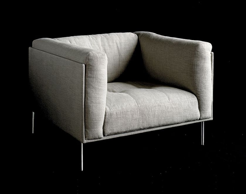 Rod, grube poduchy na cienkiej ramie, Living Divani, proj.:Piero Lissoni, od 14 930 zł, Kari Mobili.