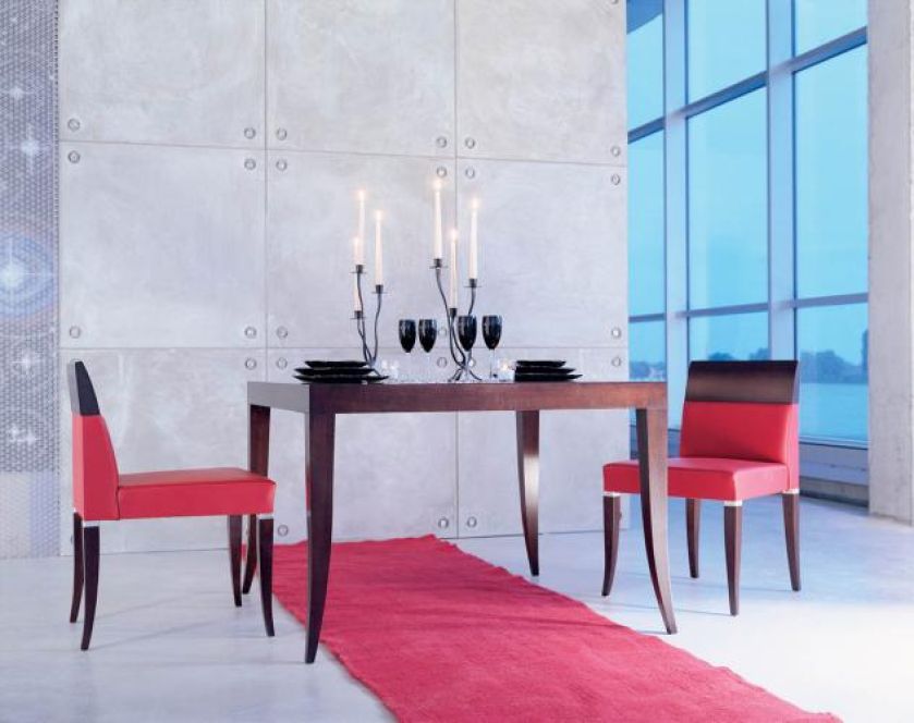 Bukowa rama krzesła Solitare może być wykończona na kilkanaście sposobów. Cena od 1800 zł. SELVA